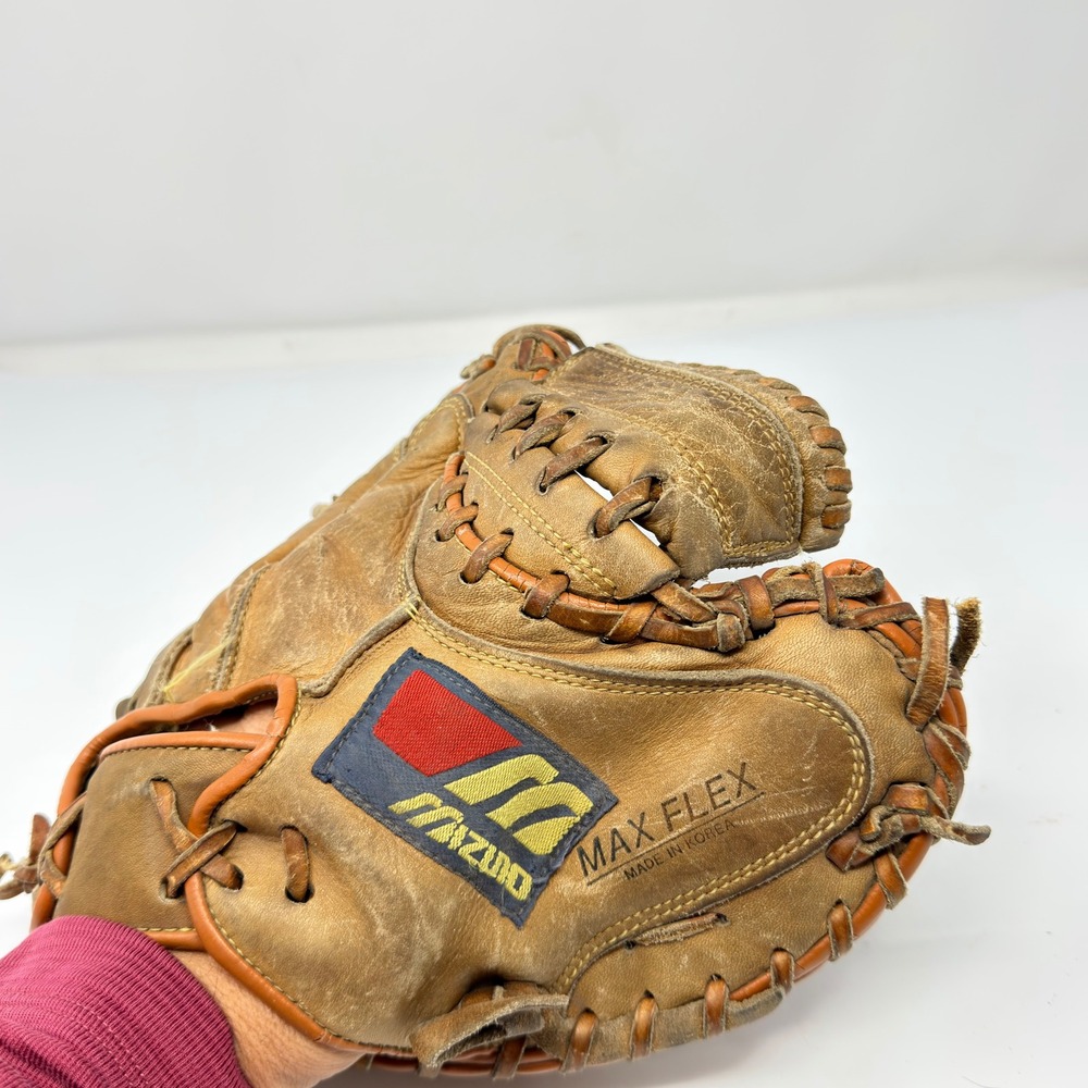 Vintage Mizuno Max Flex Pro-Scoop MZC1050 Catcher Mitt Leather Baseball Glove R
